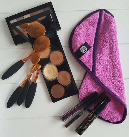 Y) Makeup doek Elite 1 + 1 gratis 